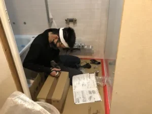 浴室組み立て